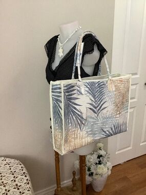 NWT Tammy Bahama Tote